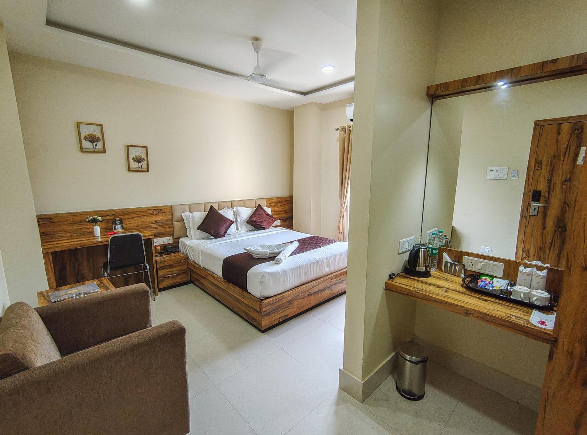 Hotel Bliss Jorhāt Zewnętrze zdjęcie